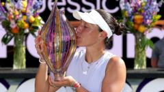 Pegula comeback stuns Kenin to land Charleston Open